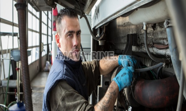 mécanicien réparateur de véhicule industrielle s