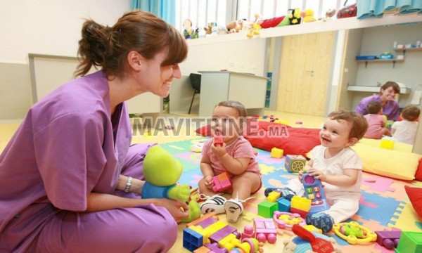 garde enfant avec ménage B