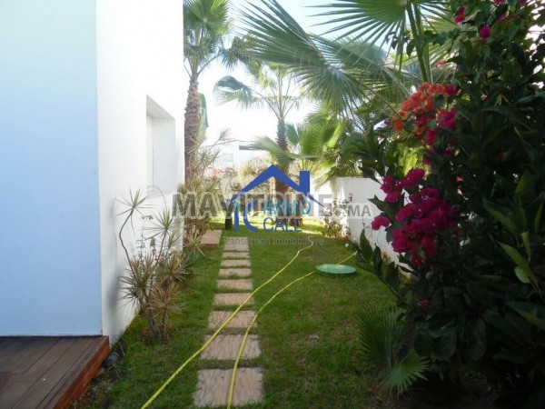 Villa haut standing  de 700 m² en location à Skhirat