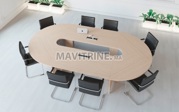 des tables de réunion en bois