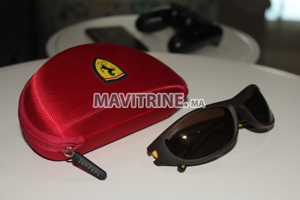 Lunettes de soleil Ferrari