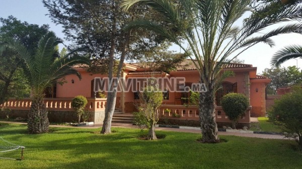 splendide villa de maître de 4000m² à bouskoura