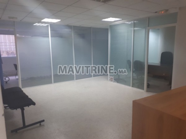 Bureau de 314 m² à Sidi Maarouf.