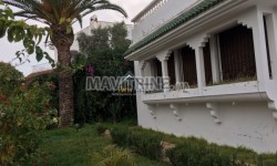 BON PRIX! une Villa spacieuse à vendre à Souissi