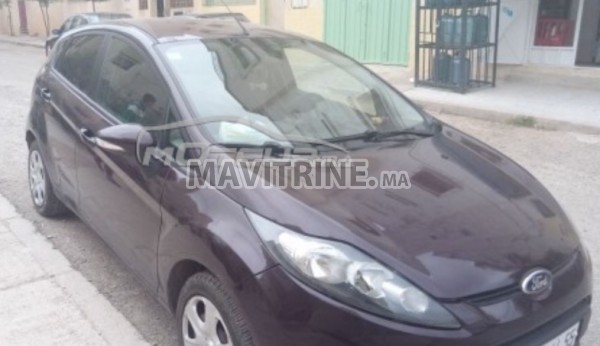 Voiture ford fiesta 2012