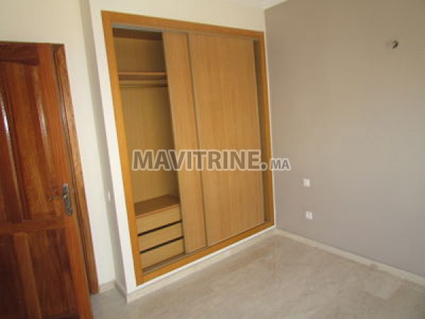 Appartement de 75 m² à Maarif.