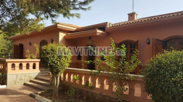 villa de maître de 4000m² à bouskoura