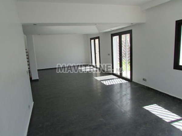 Villa de 410 m² à Ain Diab.