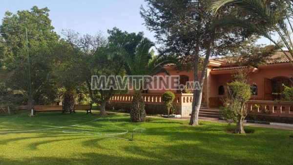 splendide villa de maître de 4000m² à bouskoura