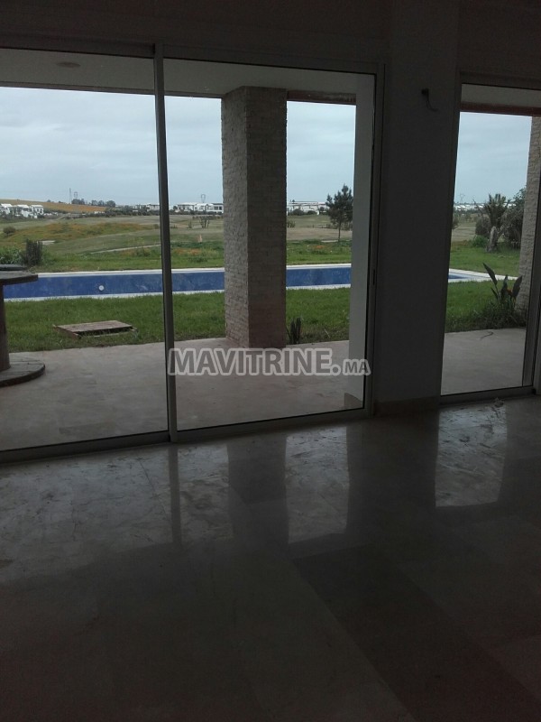 luxueuse villa de 1000 m² à bouskoura