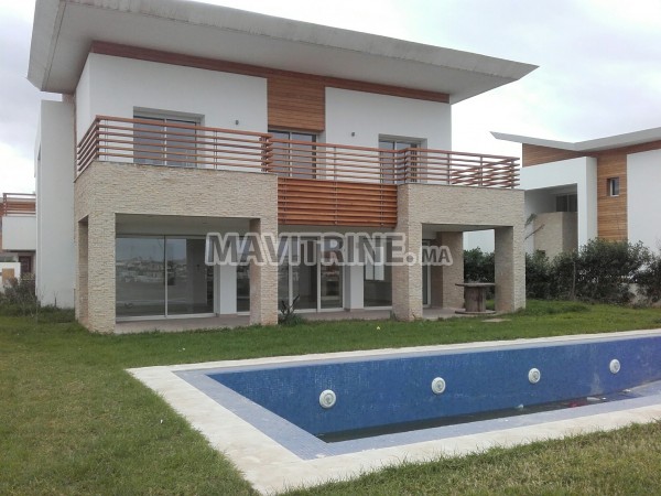 luxueuse villa de 1000 m² à bouskoura