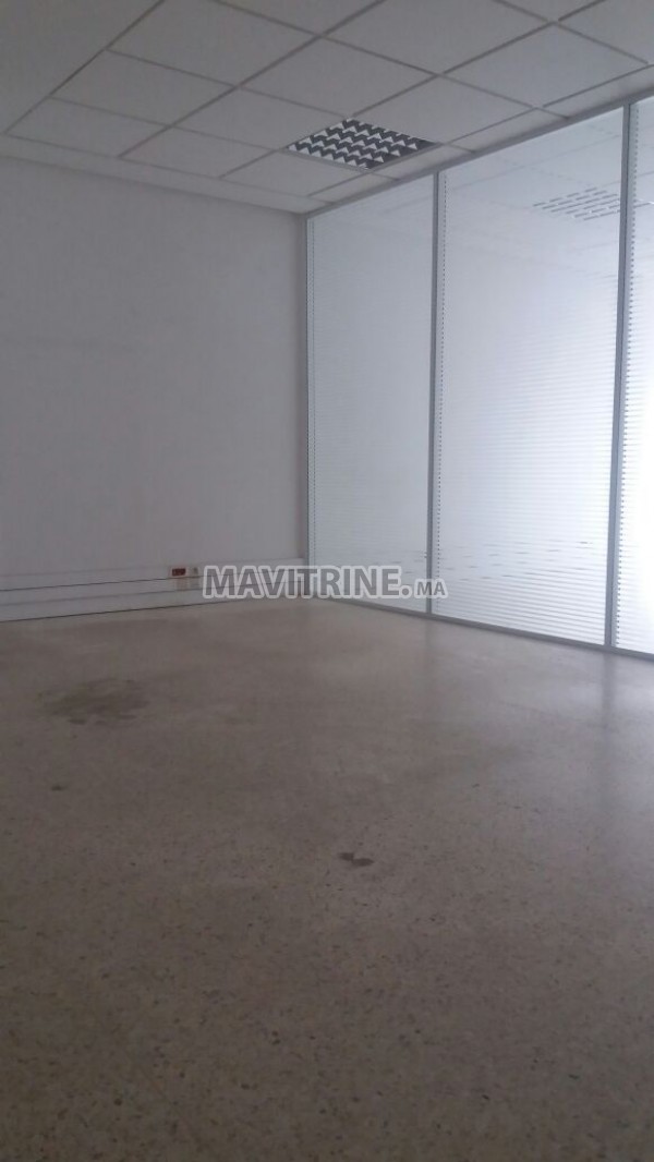 Bureau de 250 m² à Sidi Maarouf