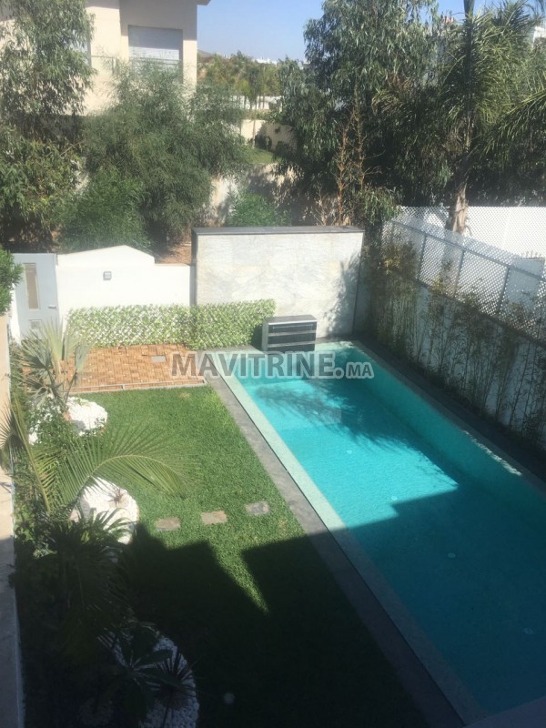 Villa de 300 m² à Bouzkoura