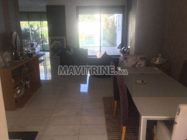 Villa de 300 m² à Bouzkoura