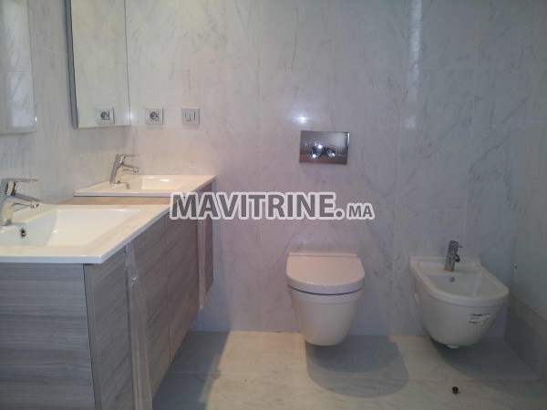 Appartement de standing 144 m2 à louer à Hay Riyad Rabat