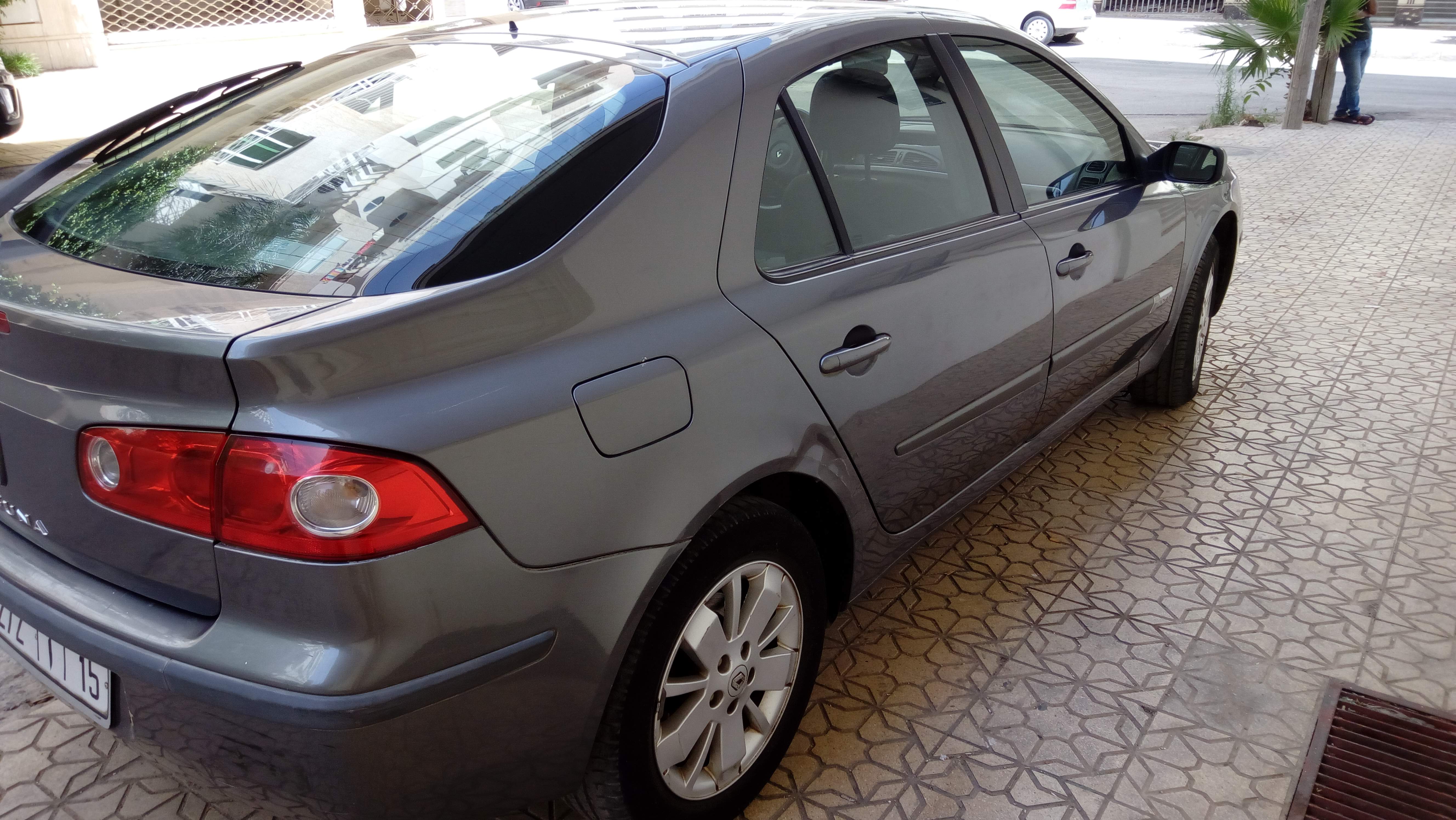 Vente voiture Laguna BVA toute option