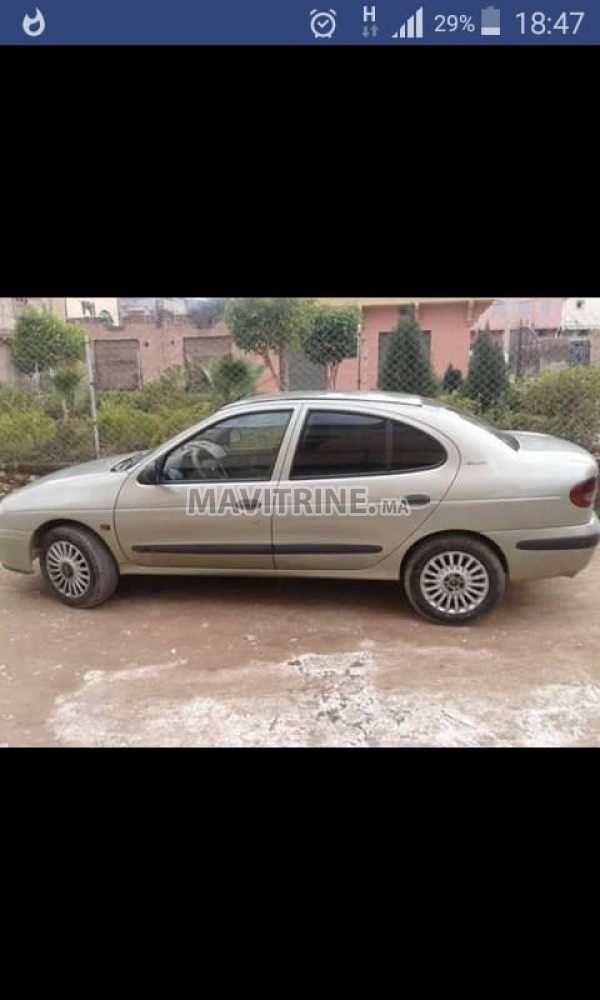 Voiture Megane Classique 2001