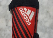 Photo de l'annonce: Protège-tibias adidas neuf
