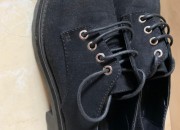 Photo de l'annonce: Chaussures classiques Daim Noir Bershka