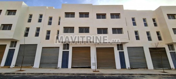 Offre Spéciale des magasins d'une superficie de 130m² à Oujda