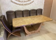 Photo de l'annonce: Table à manger en bois chêne + 06 chaises chêne cuir