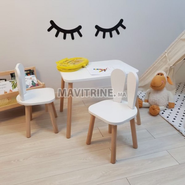 table avec 2 chaises pour enfant